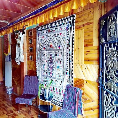 Zishuo Zihua Guest House Daocheng Exterior photo